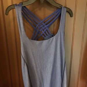 Lululemon tank w/built in bra